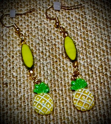 🍍 Pineapple Paradise Earrings